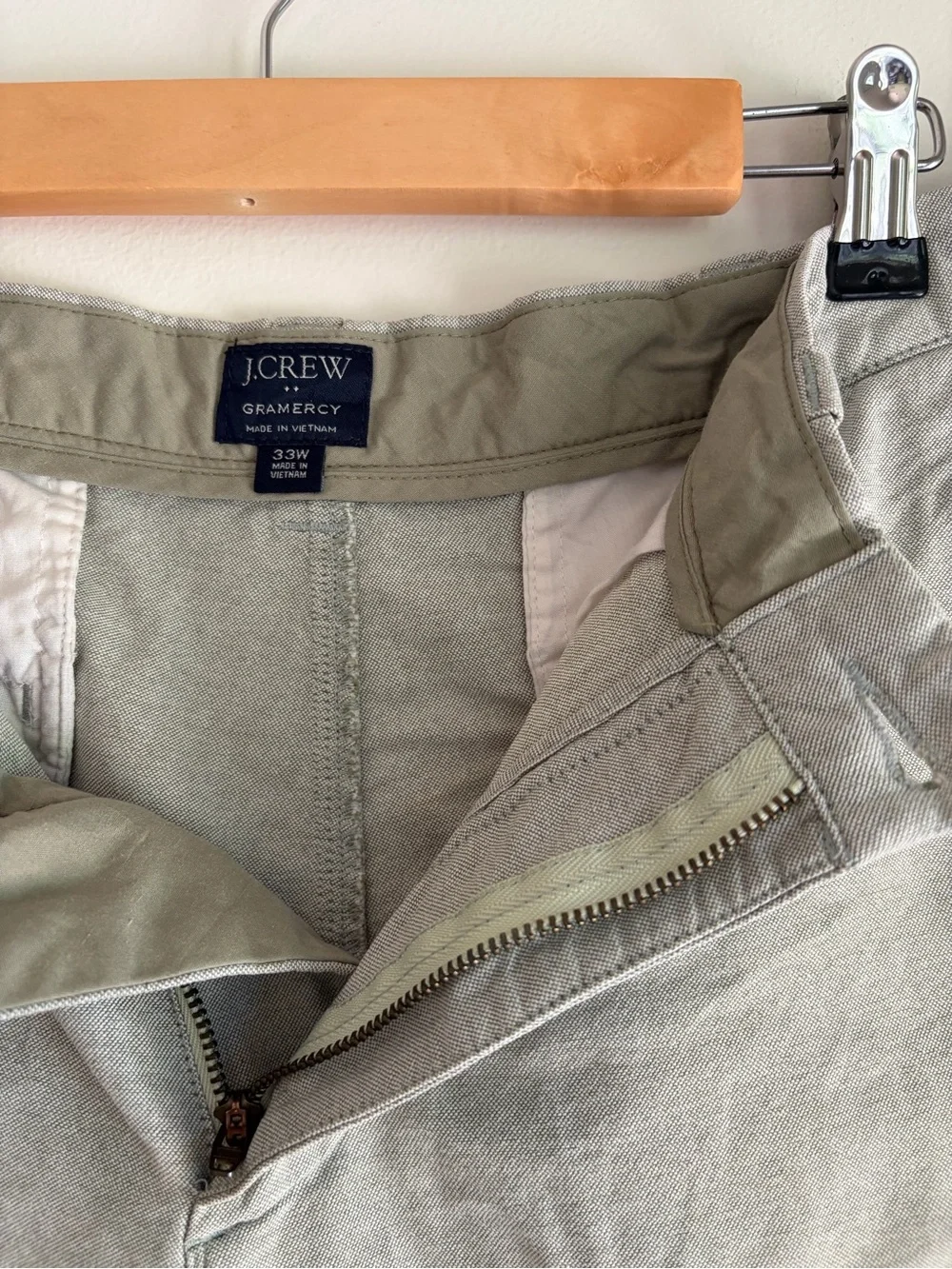 J. Crew Men's Gramercy 100% Cotton Beige Shorts Size 33